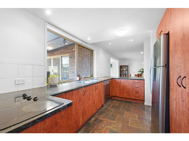 16 Palona Place, Ashmore QLD 4214