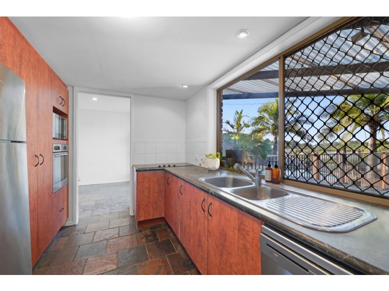 16 Palona Place, Ashmore QLD 4214