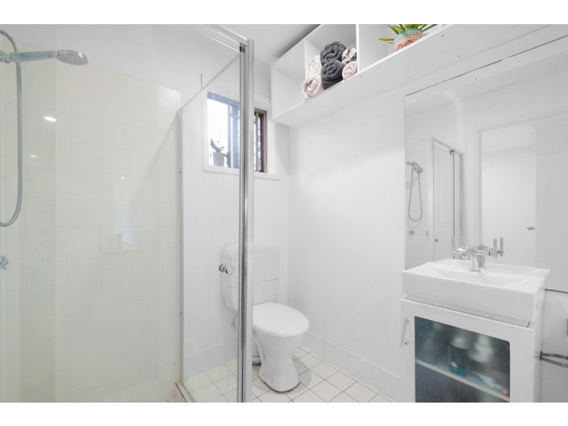 16 Palona Place, Ashmore QLD 4214