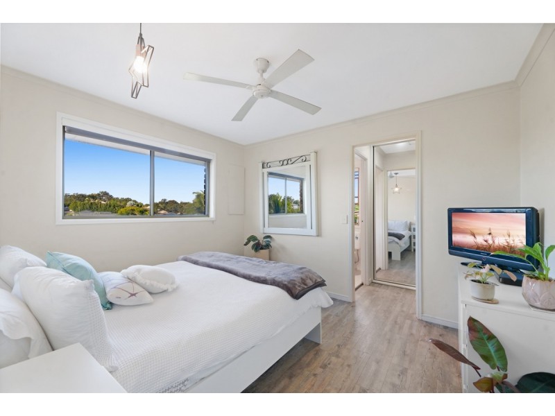 16 Palona Place, Ashmore QLD 4214