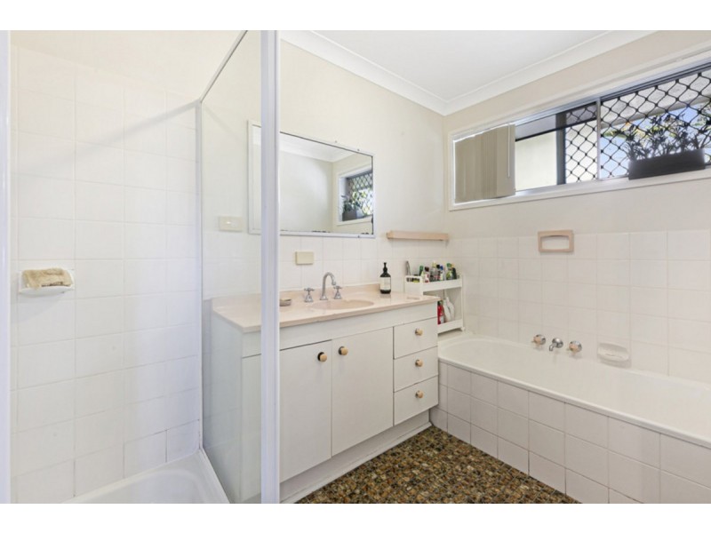 2/60 Walton Street, Southport QLD 4215