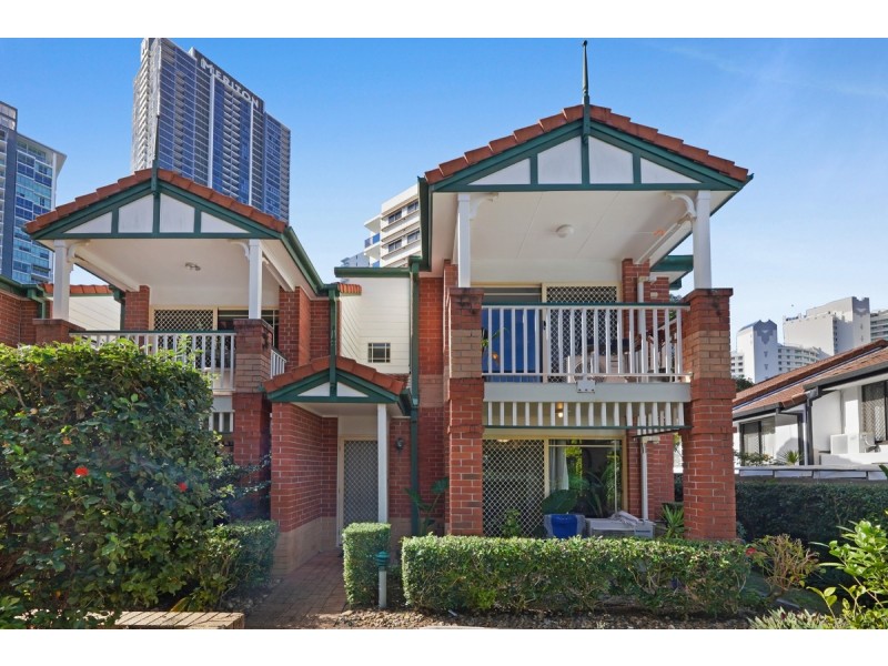 9/53 Bauer Street, Southport QLD 4215