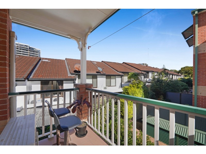 9/53 Bauer Street, Southport QLD 4215