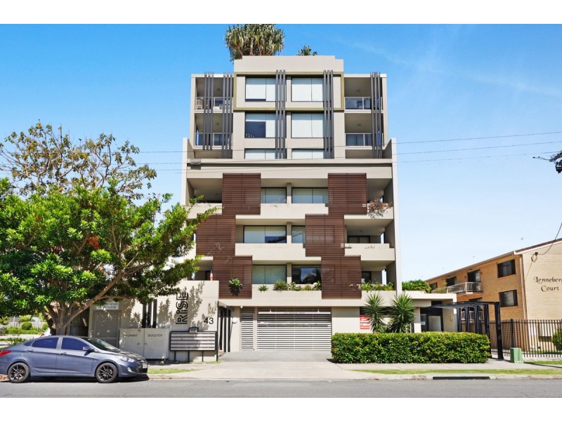 2/43 Lenneberg Street, Southport QLD 4215