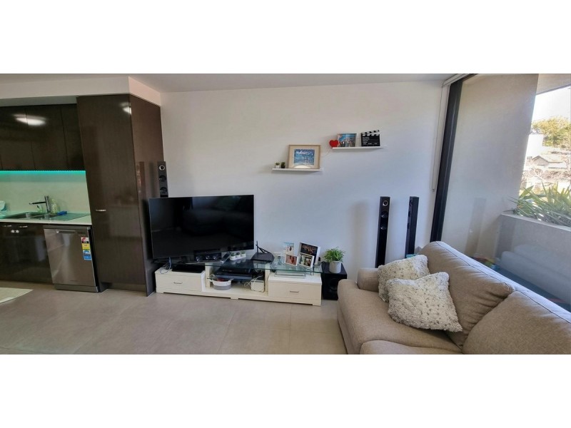 2/43 Lenneberg Street, Southport QLD 4215