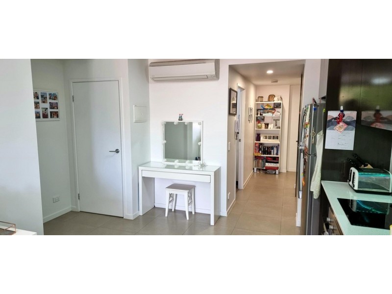 2/43 Lenneberg Street, Southport QLD 4215