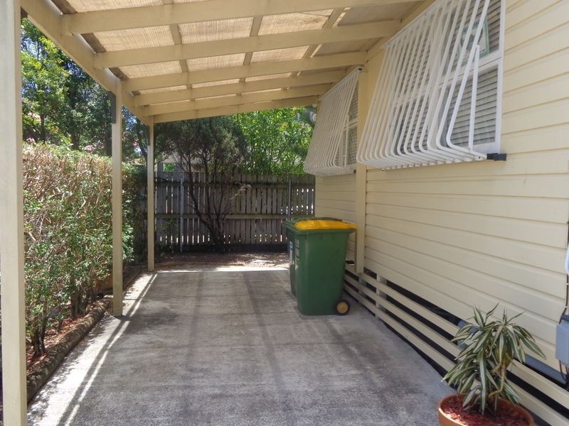 67 Worendo Street, Southport QLD 4215