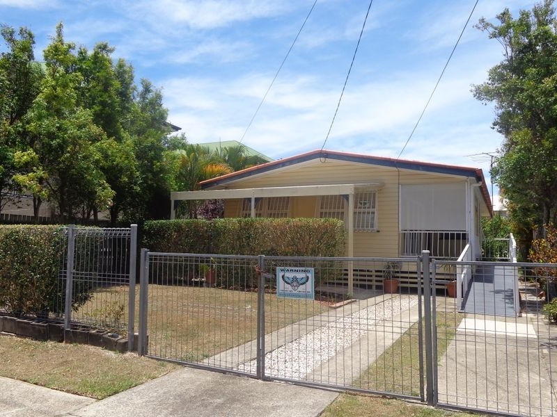 67 Worendo Street, Southport QLD 4215