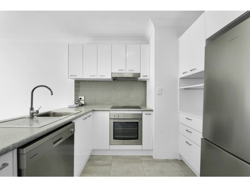 5/25 Lenneberg Street, Southport QLD 4215
