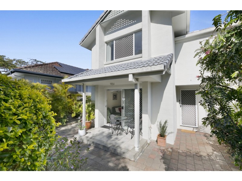 8/28 Chester Terrace, Southport QLD 4215