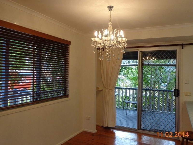 17 Warana Avenue, Southport QLD 4215