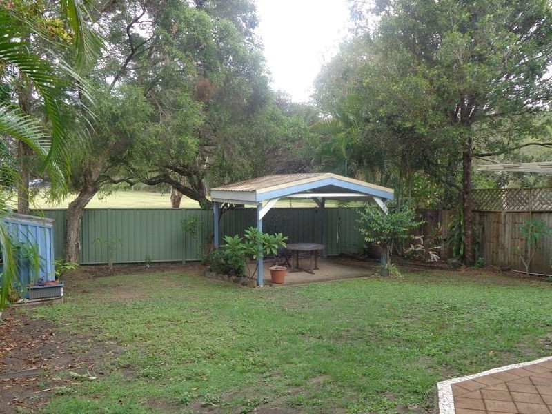 17 Warana Avenue, Southport QLD 4215