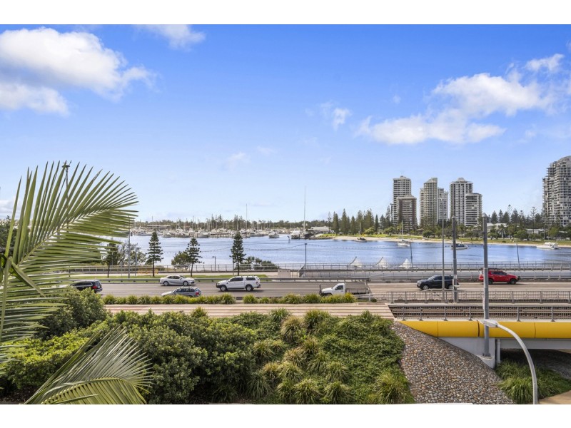 416/2 Barney Street, Southport QLD 4215