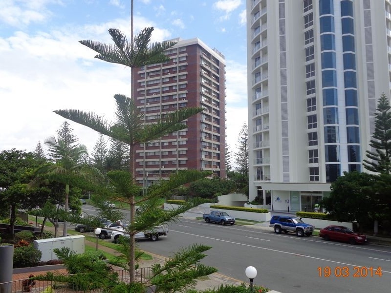 5/3650 Main Beach Parade, Main Beach QLD 4217