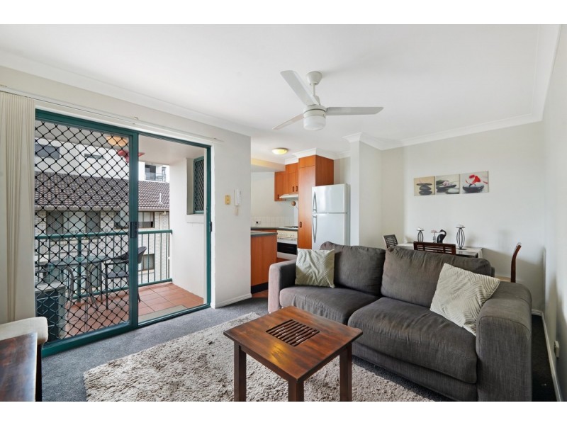 23/140 Marine Parade, Southport QLD 4215