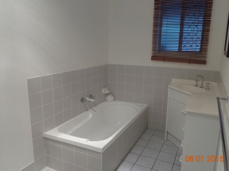 6 Sungold Avenue, Southport QLD 4215