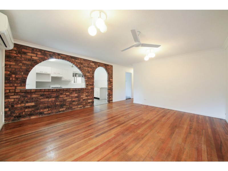 10 Tongarra Street, Southport QLD 4215