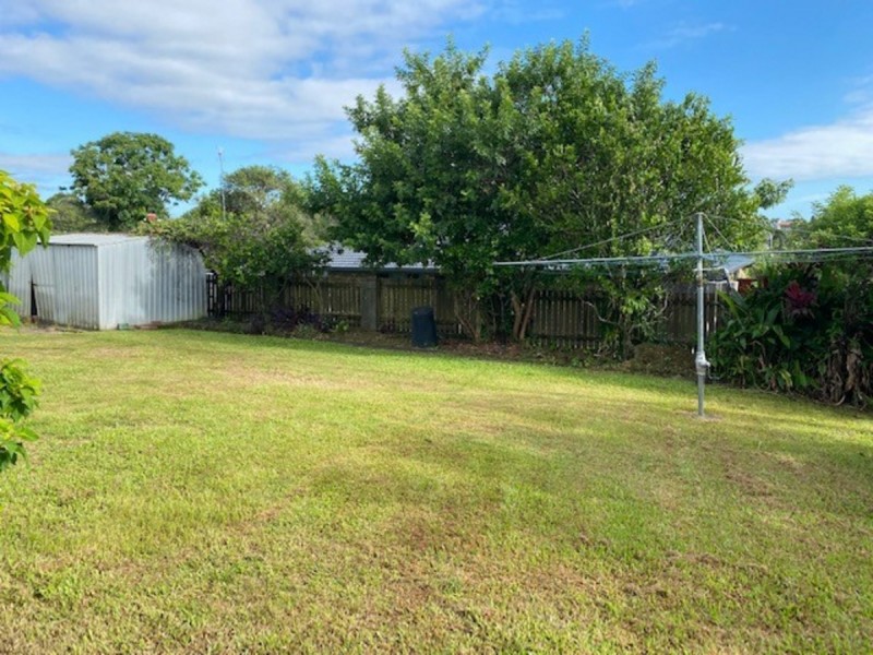 15 Mediterranean Drive, Benowa QLD 4217