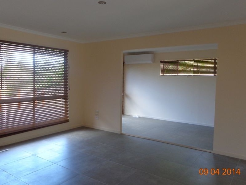 4 Martin Place, Ashmore QLD 4214