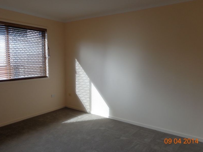 4 Martin Place, Ashmore QLD 4214