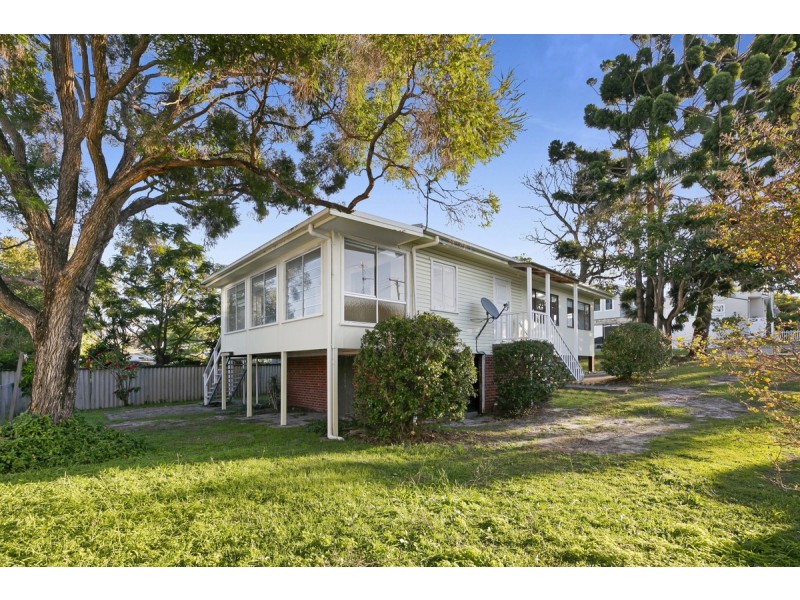 31 Echlin Street, Labrador QLD 4215