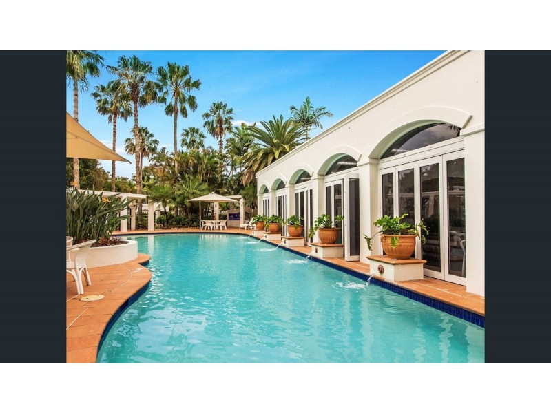 11/100 Cotlew Street East, Southport QLD 4215