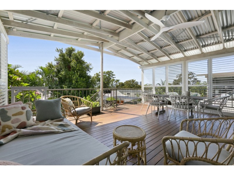 13 Sydney Street, Labrador QLD 4215