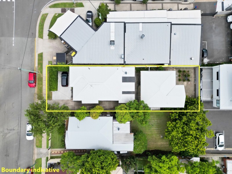 15 Fisher Avenue, Southport QLD 4215