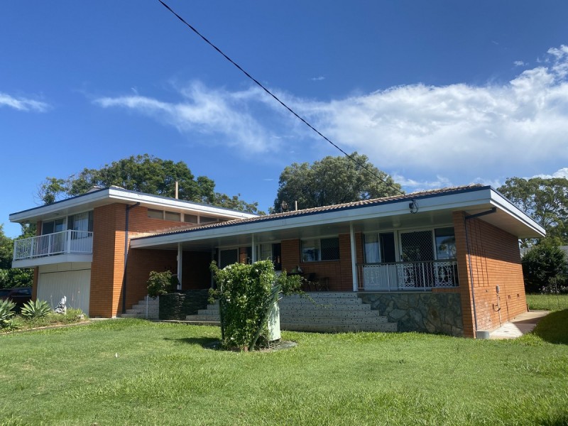 37 Mole Avenue, Southport QLD 4215