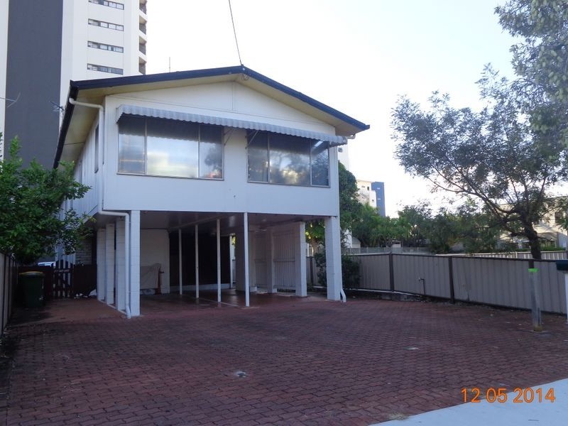 1/19 Norman Street, Southport QLD 4215