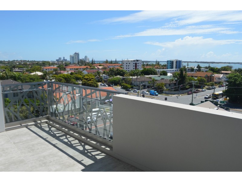 701/26 Gray Street, Southport QLD 4215