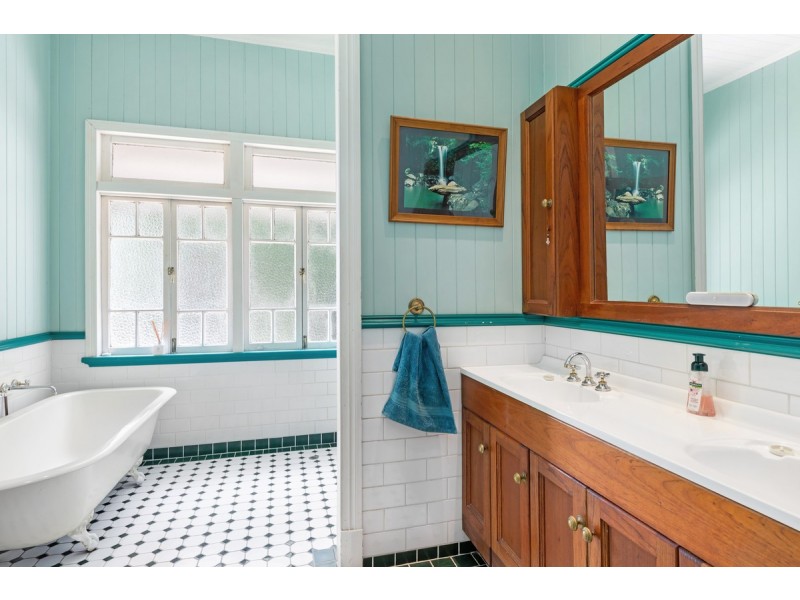 136-138 MacDonnell Road, Tamborine Mountain QLD 4272