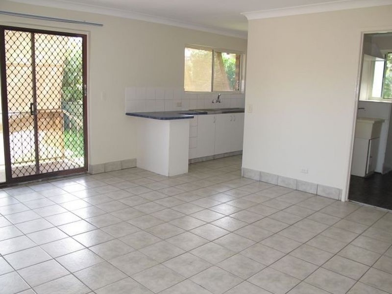 1/6 Tomkins Place, Southport QLD 4215