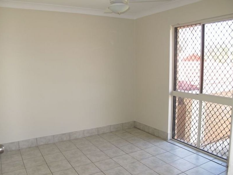1/6 Tomkins Place, Southport QLD 4215