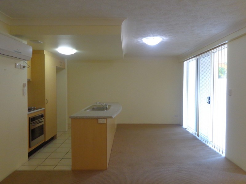 21/3 Norman Street, Southport QLD 4215