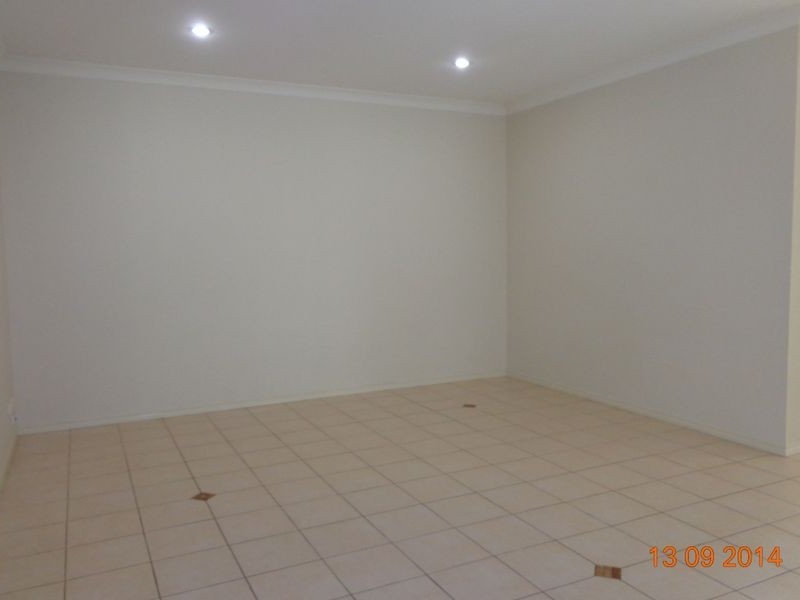 2/25 Riverwood Drive, Ashmore QLD 4214