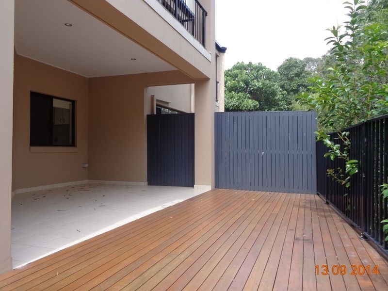 2/25 Riverwood Drive, Ashmore QLD 4214