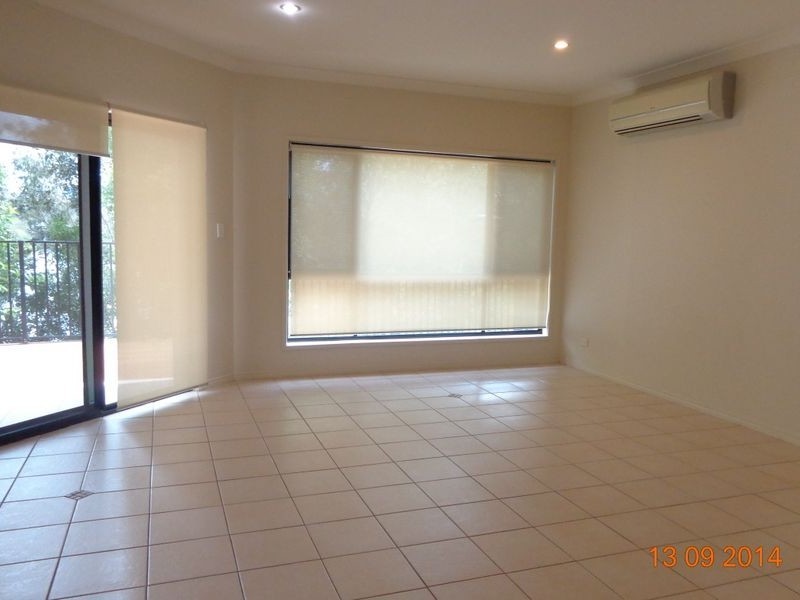 2/25 Riverwood Drive, Ashmore QLD 4214