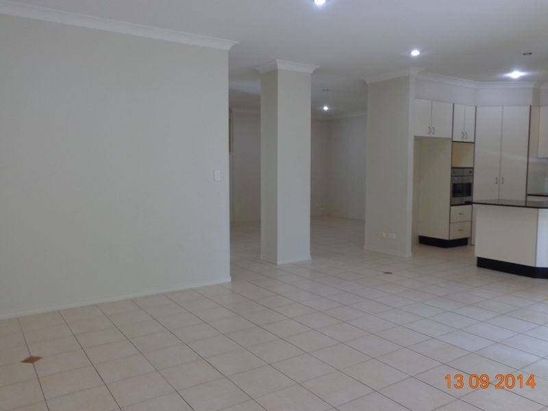 2/25 Riverwood Drive, Ashmore QLD 4214