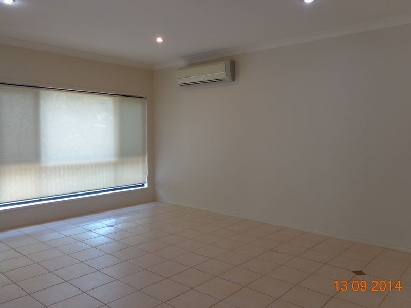 2/25 Riverwood Drive, Ashmore QLD 4214