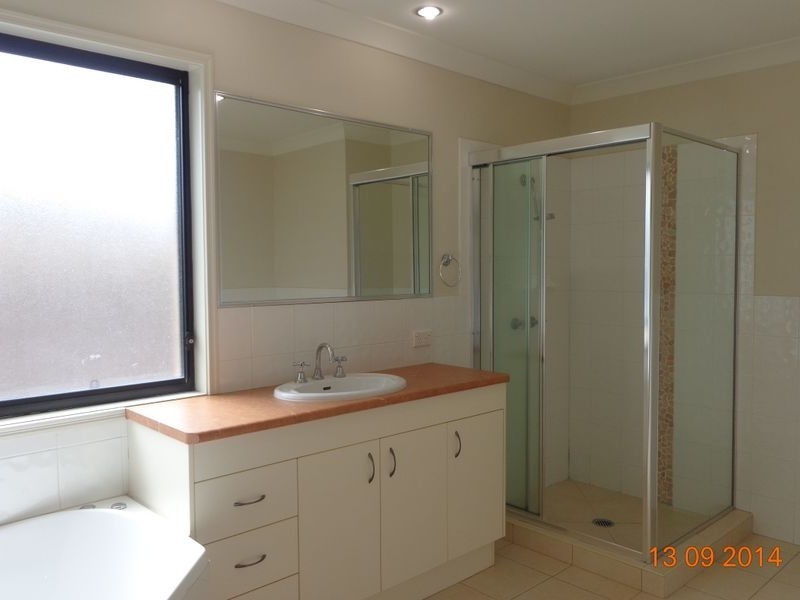 2/25 Riverwood Drive, Ashmore QLD 4214