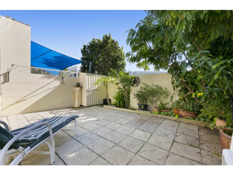 2/55 Palm Avenue, Surfers Paradise QLD 4217