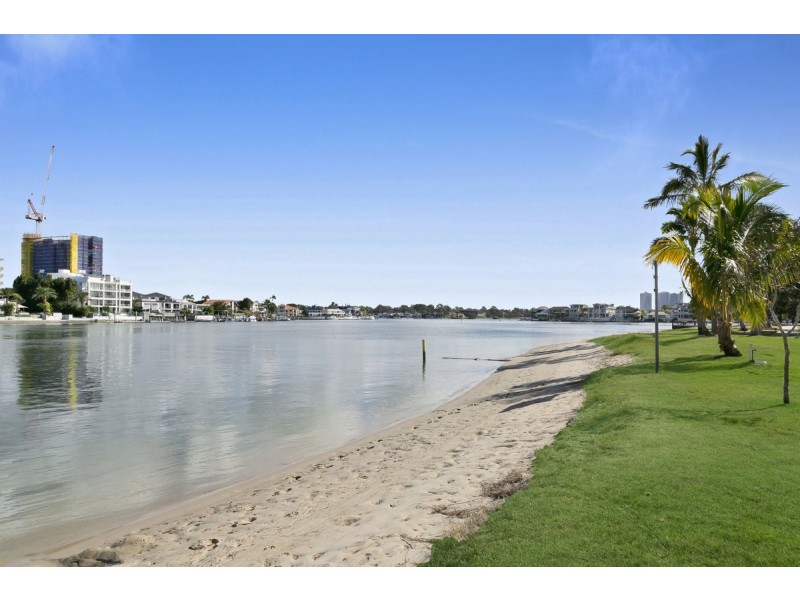 2/55 Palm Avenue, Surfers Paradise QLD 4217