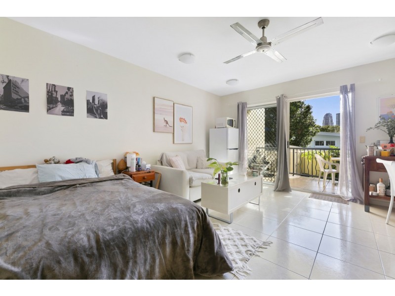 2/55 Palm Avenue, Surfers Paradise QLD 4217