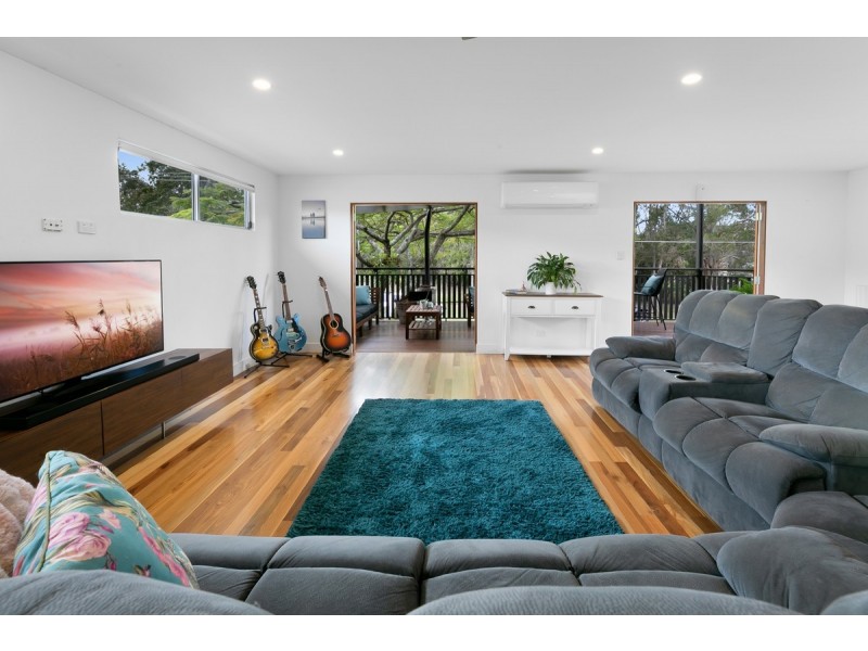 8 Terrigal Crescent, Southport QLD 4215