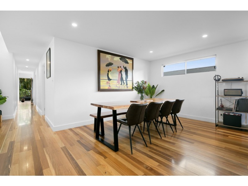 8 Terrigal Crescent, Southport QLD 4215