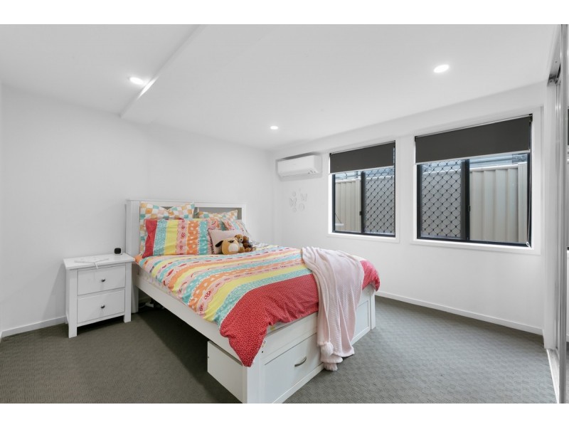 8 Terrigal Crescent, Southport QLD 4215