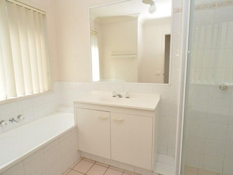 12 Oxbridge Chase, Arundel QLD 4214