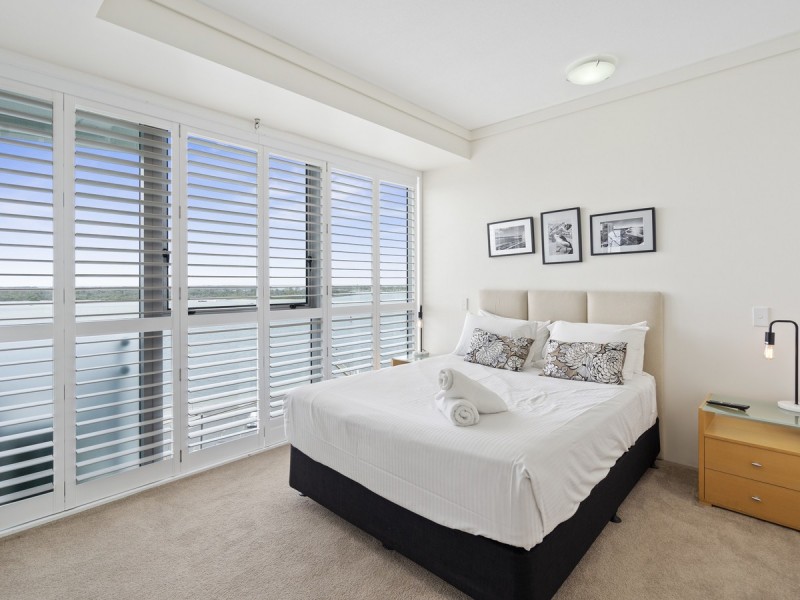 802/360 Marine Parade, Labrador QLD 4215