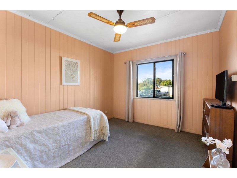 4 Fox Avenue, Southport QLD 4215